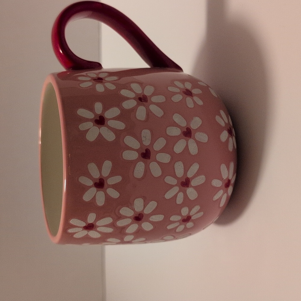 Pink Mug with White Daisy & Red Hearts Design